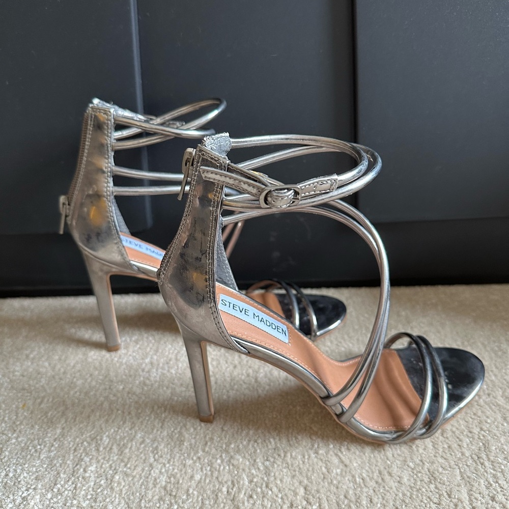 Steven Madden metallic pewter heels size 6.5
